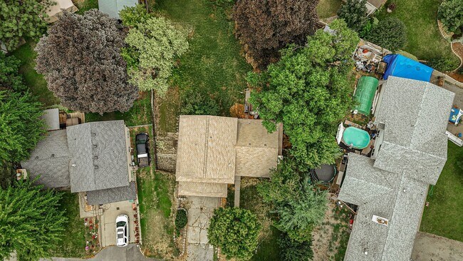 Building Photo - Spacious 3-Bed Home in Hayden Lake with La...