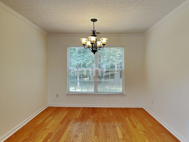 Foto del edificio - 408 Jameswood Ct