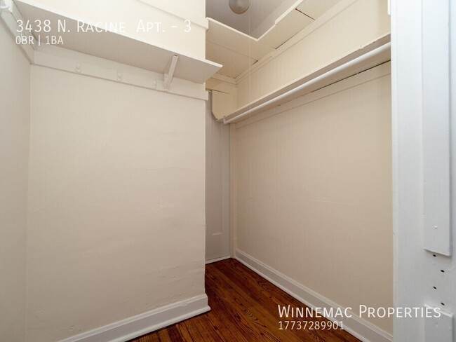 Foto del edificio - 3438 N Racine Ave