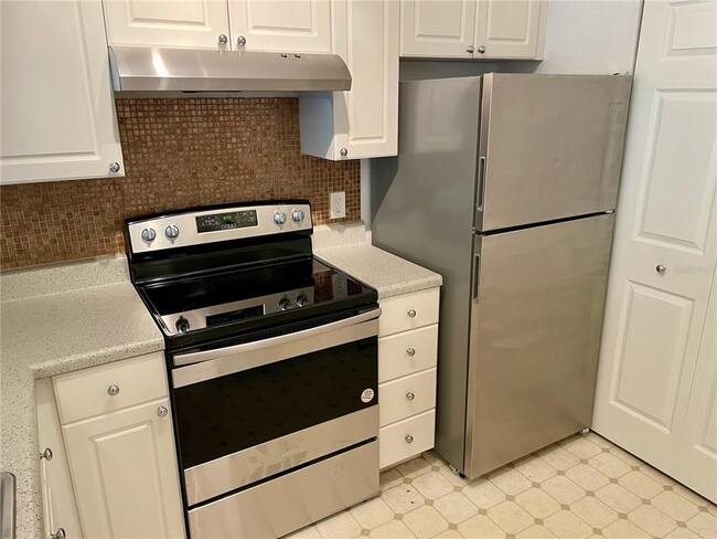 Foto del edificio - 723 Arbor Lakes Cir