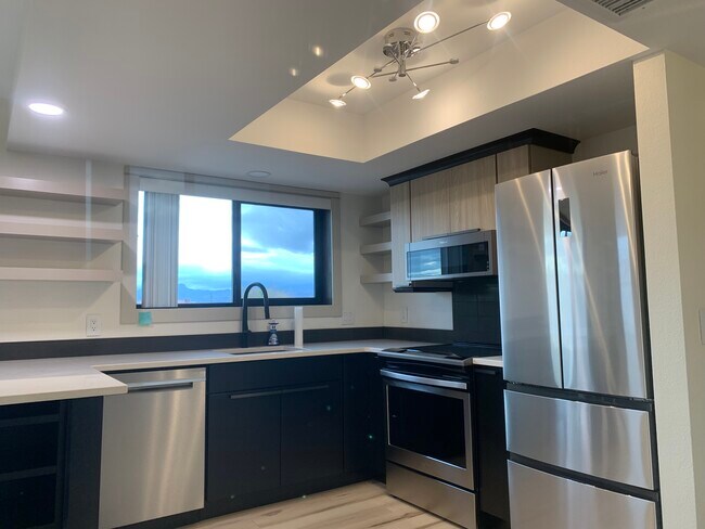 Building Photo - 350 N Lake Havasu Ave