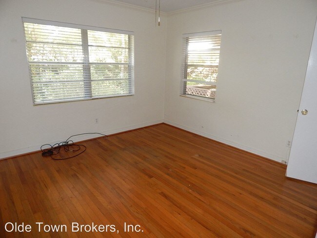 Building Photo - 518 S Hampton Ave