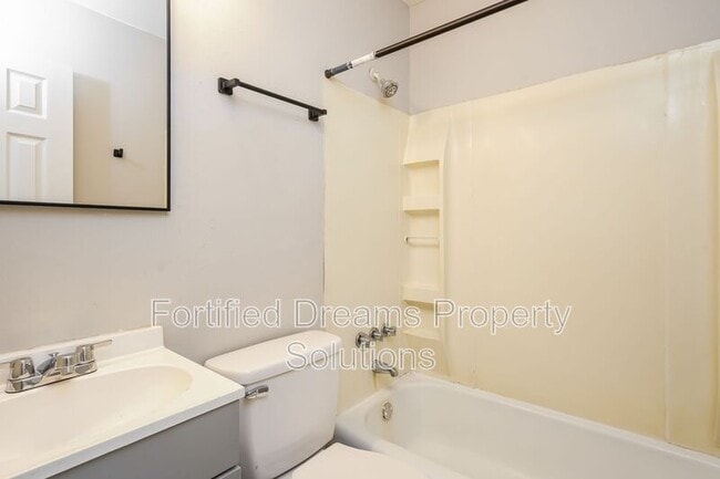 Building Photo - 3600 Dakota Dr