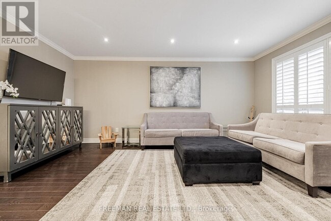 Building Photo - 171 Honiton St