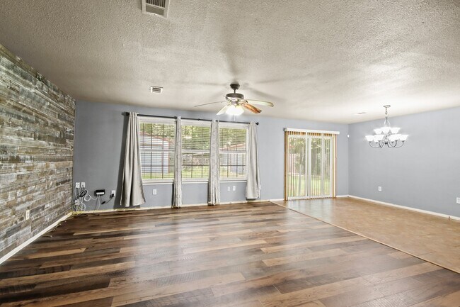 Building Photo - 432 Co Rd 4284