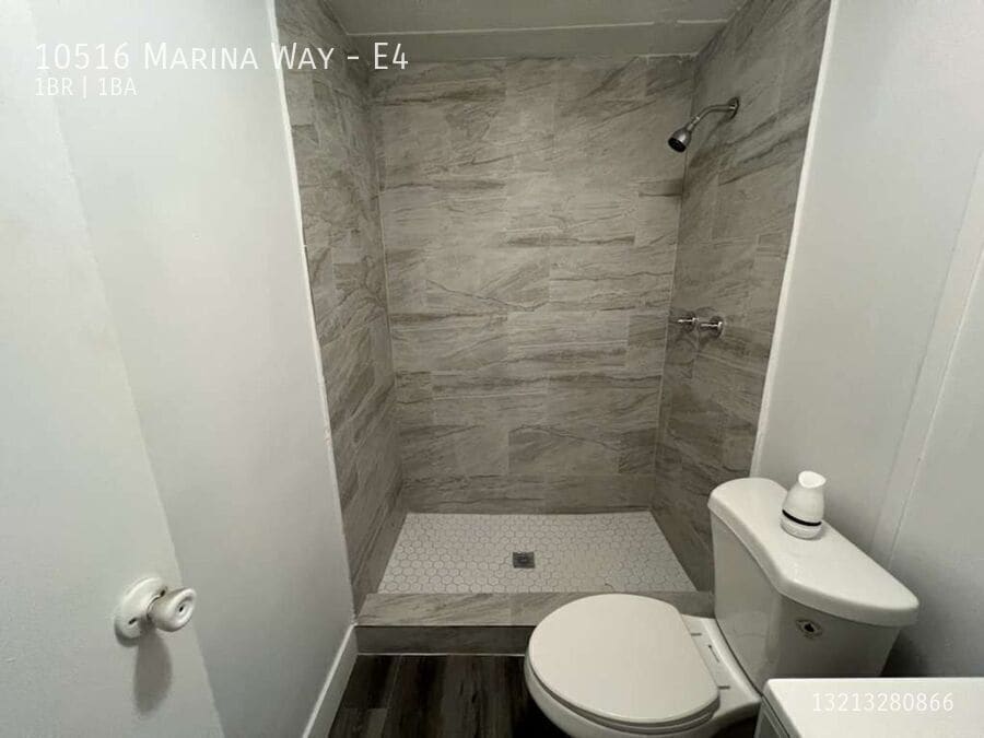 Building Photo - 10516 Marina Way