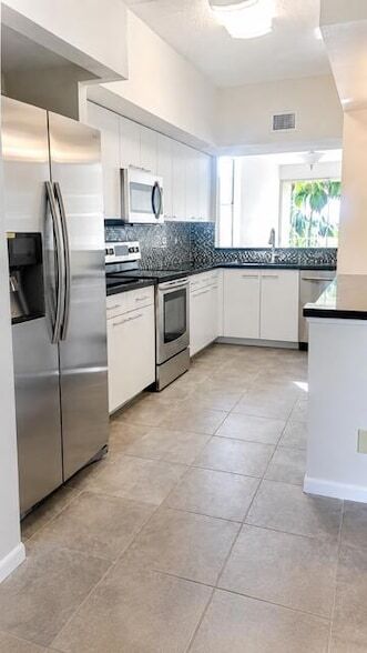 Foto del edificio - 8304 NW 24th St