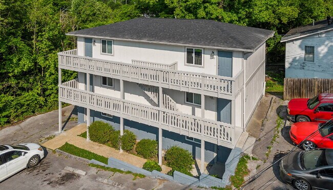 Building Photo - 105 P'Poole Ave