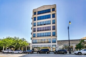 Building Photo - 2024 S Wabash Ave
