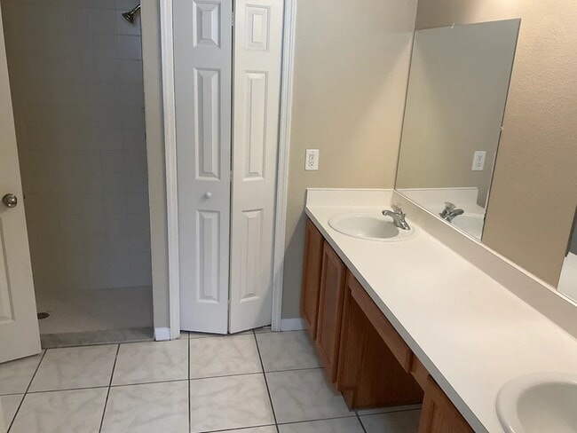 Building Photo - 1851 Oakgrove Ave