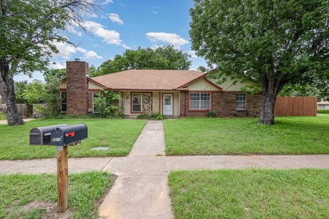 Foto del edificio - 3013 Timothy Ln