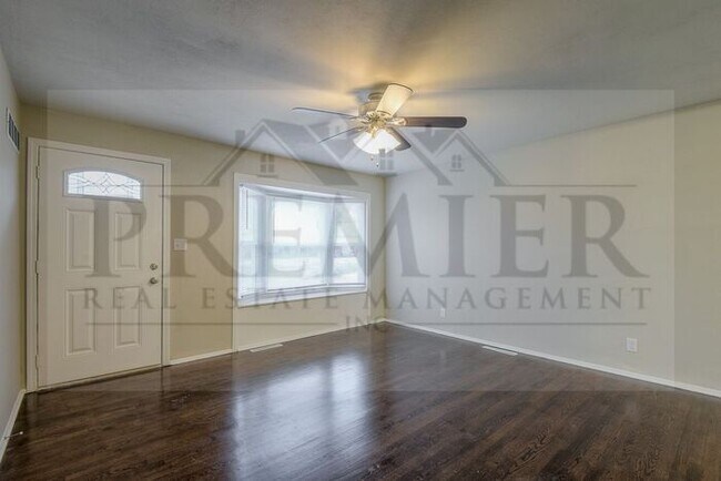 Building Photo - 3 bd/1 ba 8619 Winchester Ave, Kansas City...