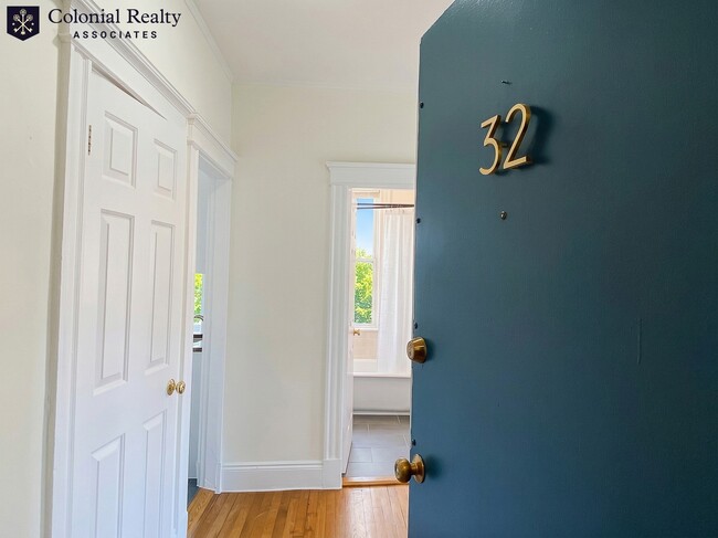 Building Photo - 42 Strathmore Rd