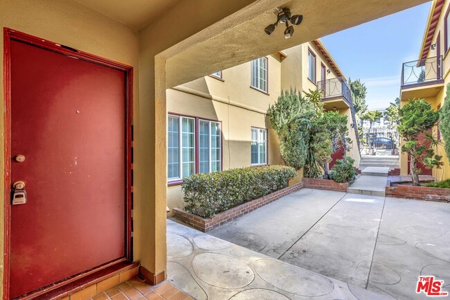 Building Photo - 3559 Sawtelle Blvd