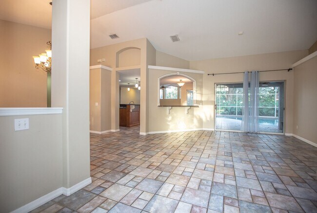 Foto del edificio - FOR RENT!!! STUNNING AND SPACIOUS 5 BEDROO...