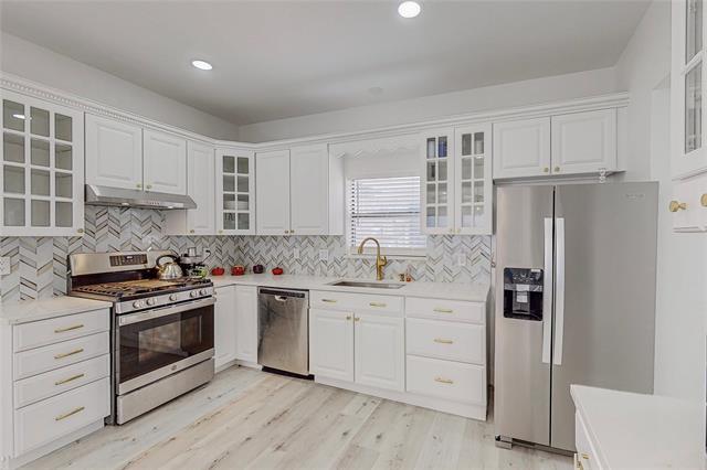 Foto principal - 829 Lake Bluff Dr