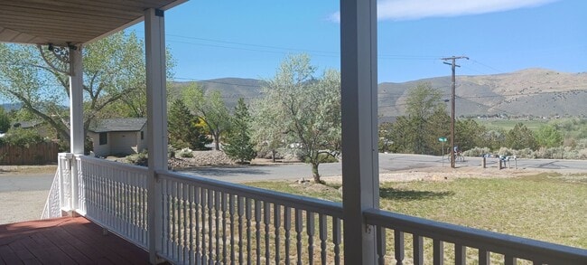 Building Photo - Spacious Home by Carson River