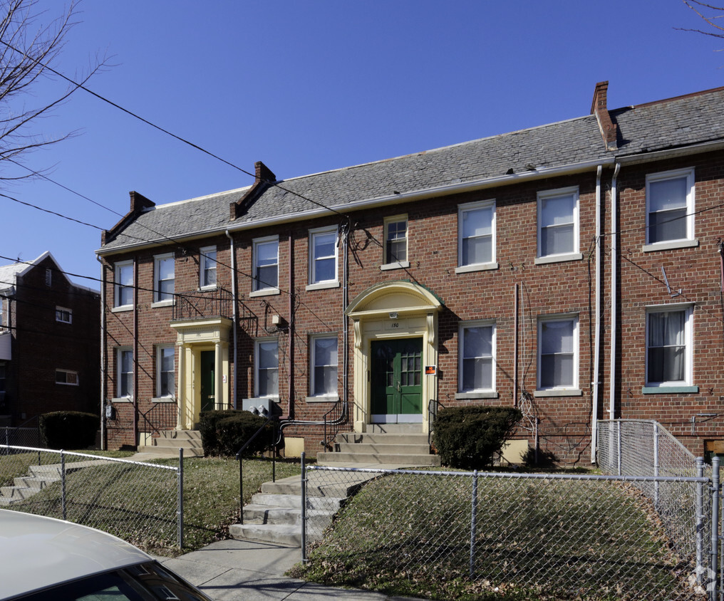 Building Photo - 146-150 36th St NE