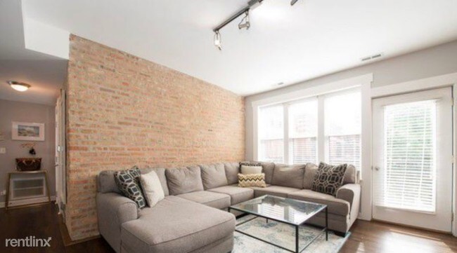 Foto del edificio - 2 br, 2 bath Condo - 5915 N Paulina St