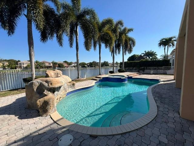 Foto del edificio - 4957 SW 167th Ave