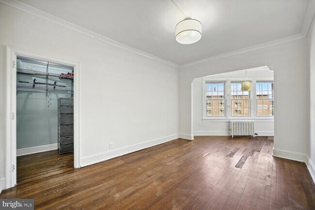 Foto del edificio - 644 Massachusetts Ave NE