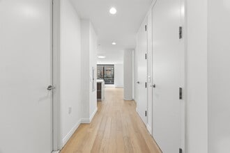 Building Photo - 160 1st St