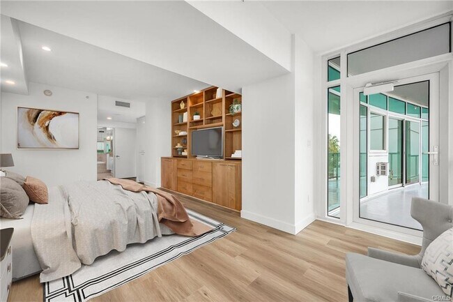 Foto del edificio - 13600 Marina Pointe Dr