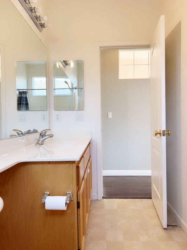 Foto del edificio - 9359 Ironstone Way