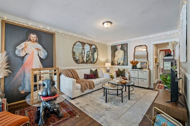 Foto del edificio - Available mid-June! 2 Bed Duplex In The He...
