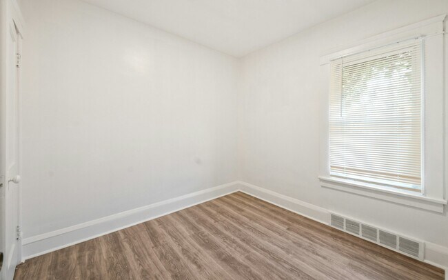 Foto del edificio - 8002 Maryland Ave