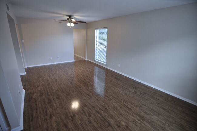 Foto del edificio - Beautiful Austin condo in amazing location!