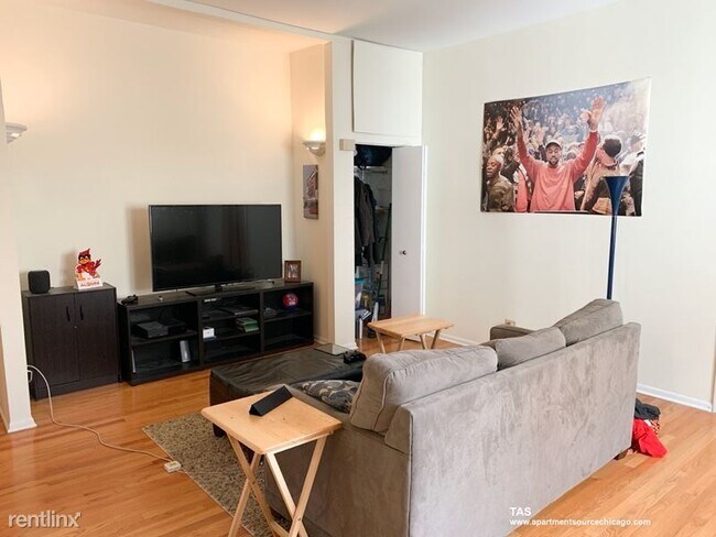 Building Photo - 709 W Wrightwood Ave