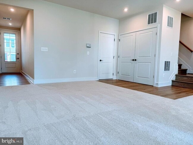 Foto del edificio - 122 Galaxy Pl