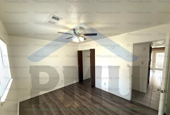 Foto del edificio - AVAILABLE NOW!!! Lovely 3/2/2 home in Grand Prairie