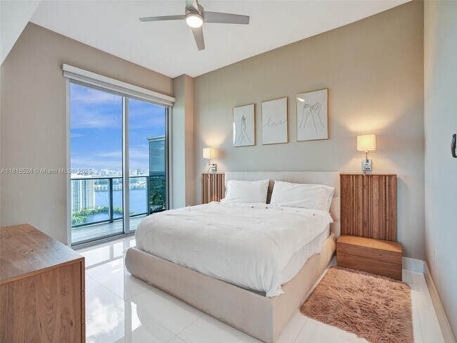 Building Photo - 16385 Biscayne Blvd