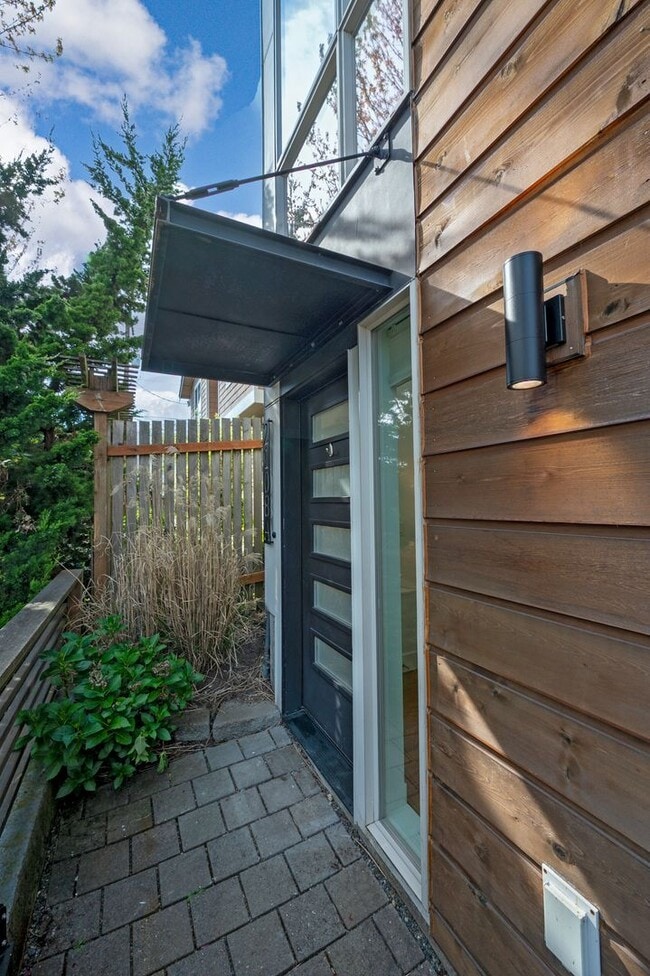 Photo - Modern 2BR End-Unit Townhome with Two Rooftop Decks