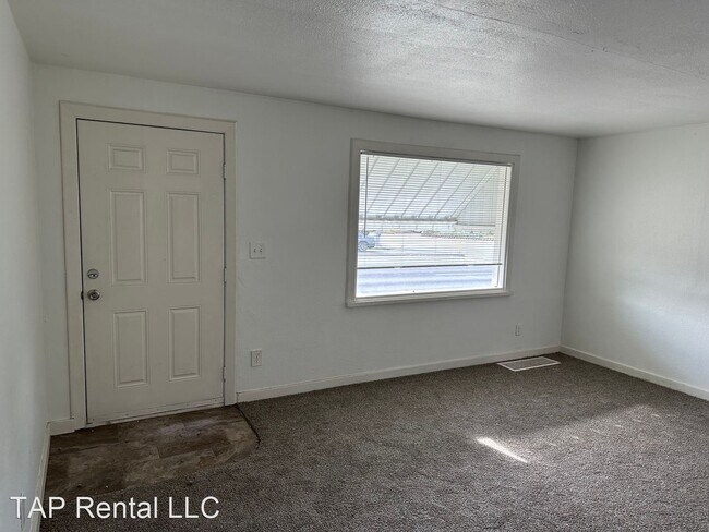 Building Photo - 3 br, 1 bath House - 2524 W Wellesley