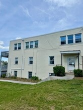 Building Photo - 915 N Main St