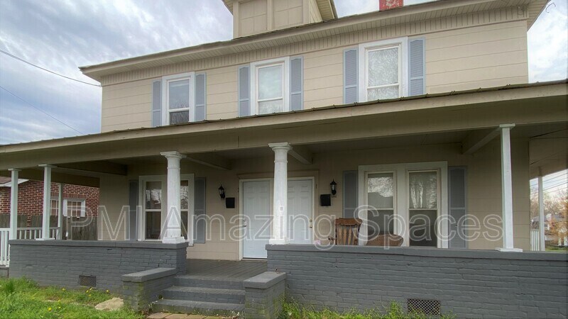 Primary Photo - 201 E 3rd Ave