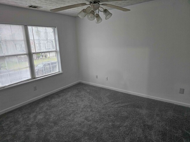 Foto del edificio - 8495 Glendevon Ct