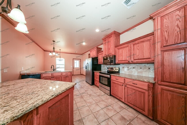 Building Photo - 14721 S Broadway Ave