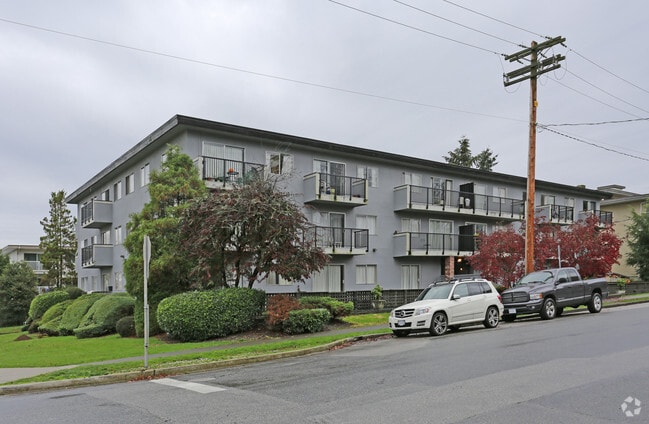 Building Photo - Lori Ann Apartments
