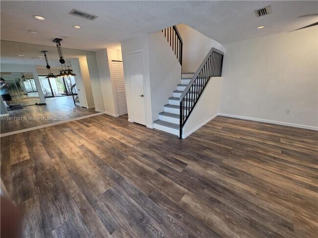 Photo - 20900 Leeward Ct House