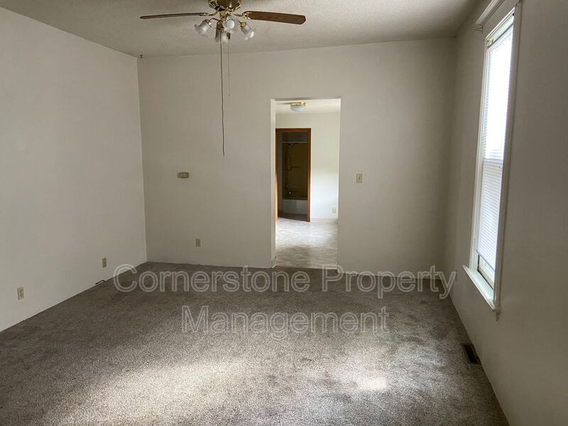 Building Photo - 919 3rd Ave N