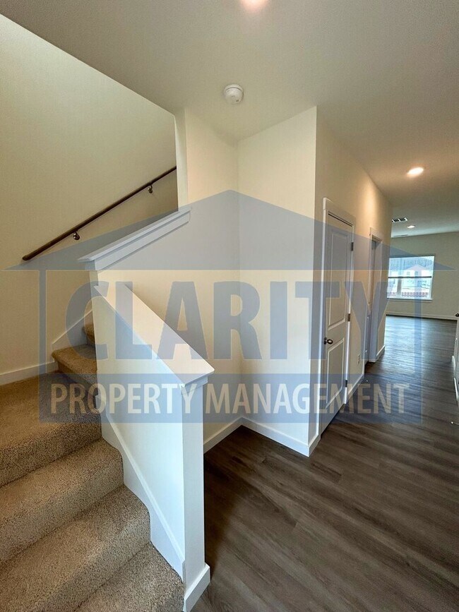 Foto del edificio - Newly built three bedroom townhome!