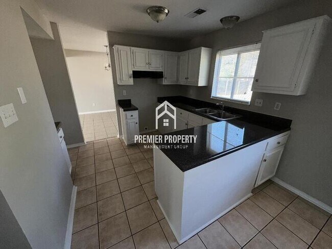 Building Photo - 7250 Hollorn - $500 OFF FIRST MONTH'S RENT!!