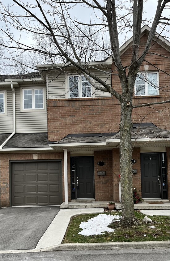 Primary Photo - 100 Beddoe Dr