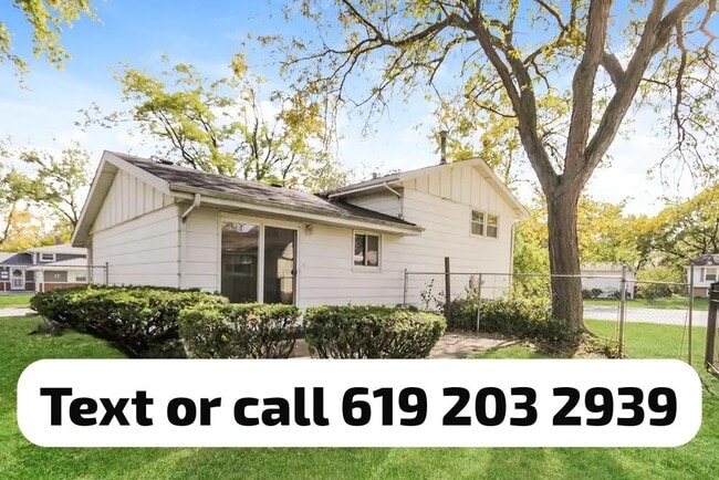 Foto del edificio - 3508 Maple Ln