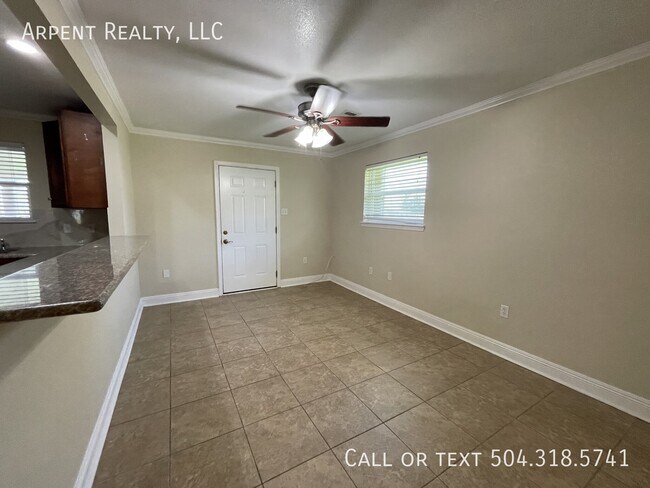 Building Photo - 240 Beaver Dr