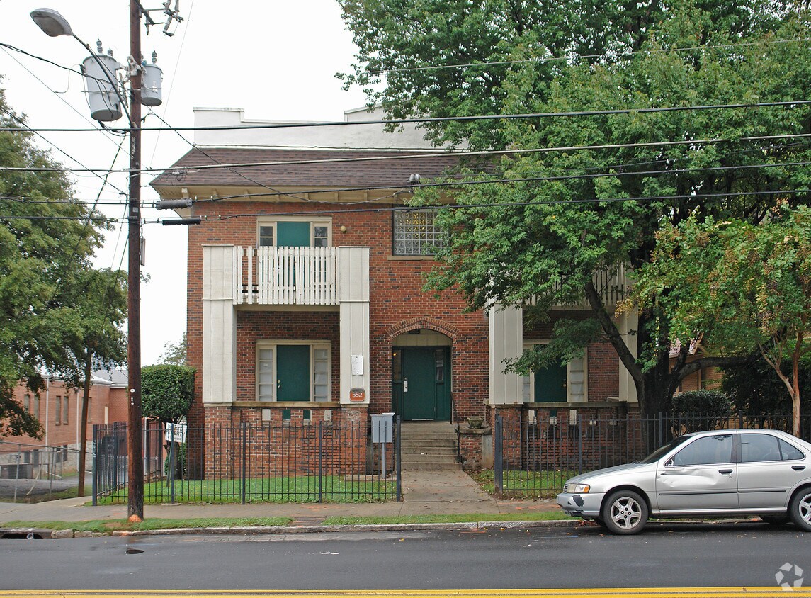 Building Photo - 552 NE Parkway Dr